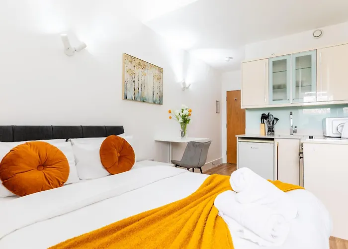 Clarges- Hsk Suites